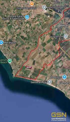 27-İZMİR DİKİLİ BAHÇELİ MAHALLESİNDE DENİZE 3. PARSEL 48.000 M2 İÇERİSİNDE KURULU 4000 BÜYÜKBAŞLIK RUHSATLI ÇİFTLİK